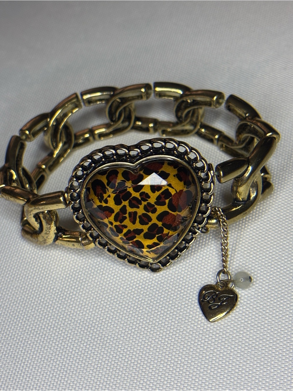 Betsey Johnson leopard print heart, gold tone stretch bracelet